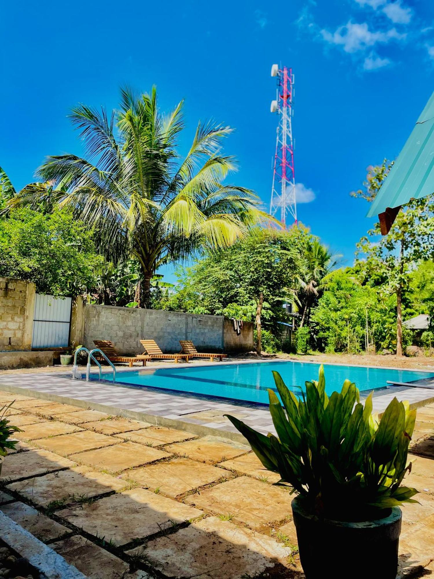Отель Udawalawa Safari House Удавалаве Экстерьер фото